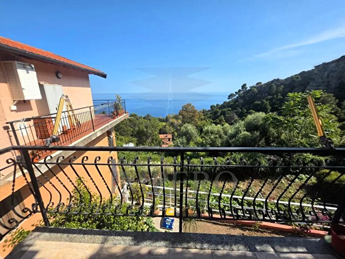 Appartamento quadrilocale in vendita in Corso Montecarlo, Ventimiglia