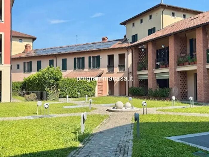 Appartamento trilocale in vendita in Via Cascina fra' di Sesto, Segrate