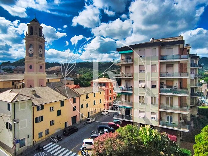 Appartamento con 5 locali in vendita in Via Giacomo Bove, Savona