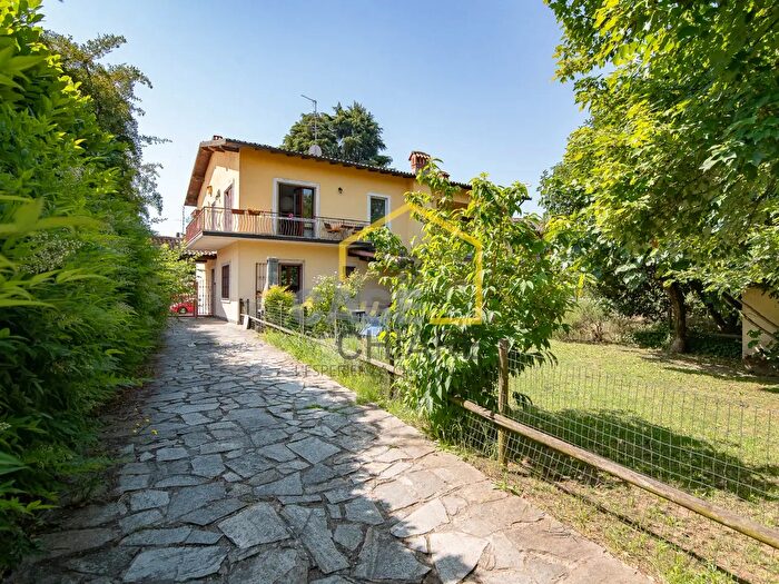 Casa trilocale in vendita in Via Giuseppe Verdi, Vernate