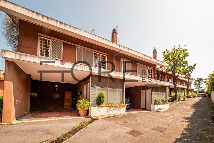 Casa quadrilocale in affitto in Via Cassia, Roma