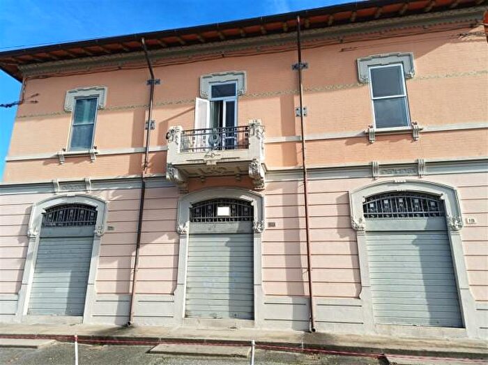 Casa con 6 locali in vendita in Via Bastia, Conselice