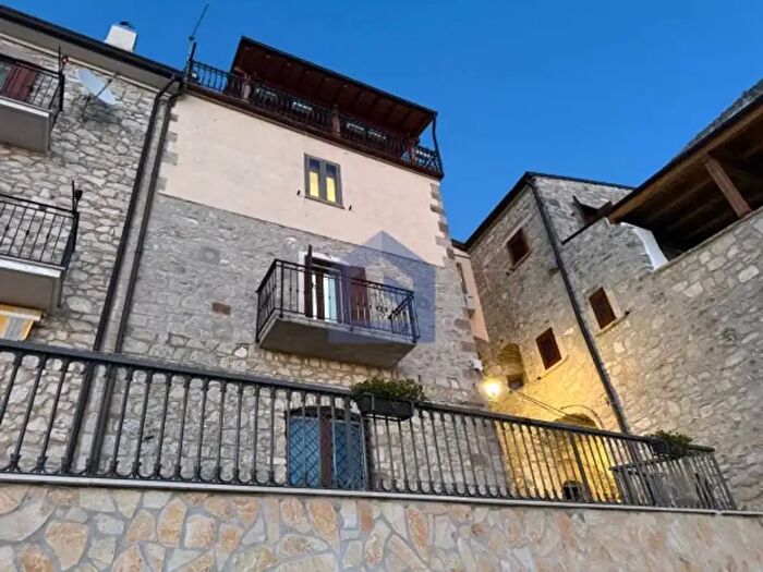 Appartamento con 5 locali in vendita in Via Selvestrino, Montelapiano