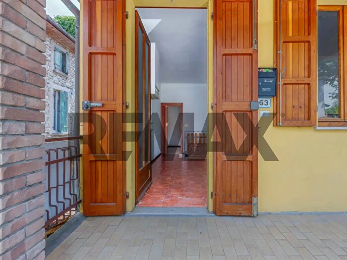 Casa quadrilocale in vendita in Via IX Luglio, Varano De' Melegari