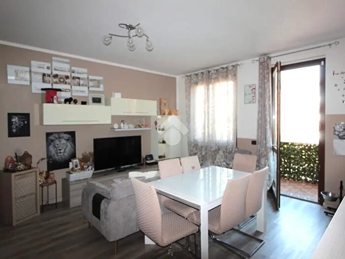 Appartamento bilocale in vendita in Via Dante, Aicurzio