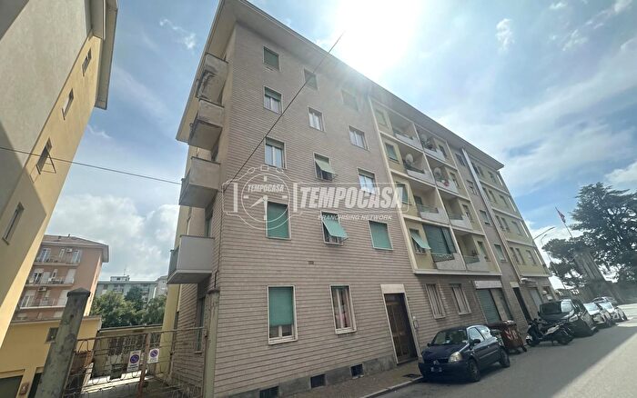 Appartamento quadrilocale in vendita in Via Ugo Macchieraldo, Biella