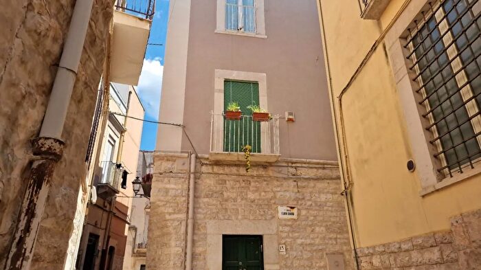 Casa quadrilocale in vendita in Via Ponte Giulio Andria Andria Zona Centro, Andria