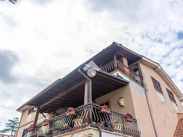 Appartamento trilocale in vendita in Via Giosue Carducci, Zagarolo