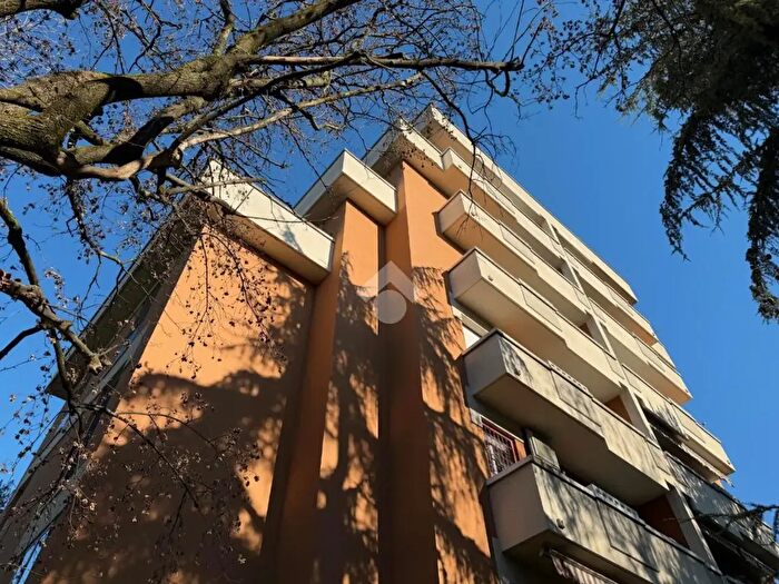 Appartamento quadrilocale in vendita in Via S Donato, Bologna