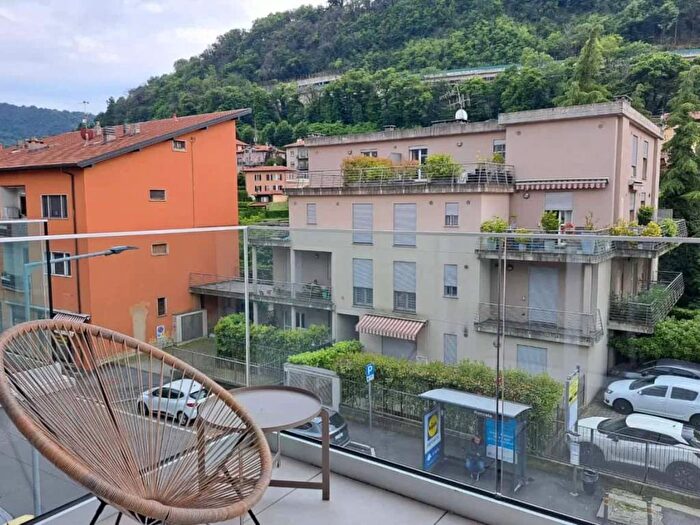 Appartamento bilocale in affitto in Via Bellinzona, Nino Bixio, Como