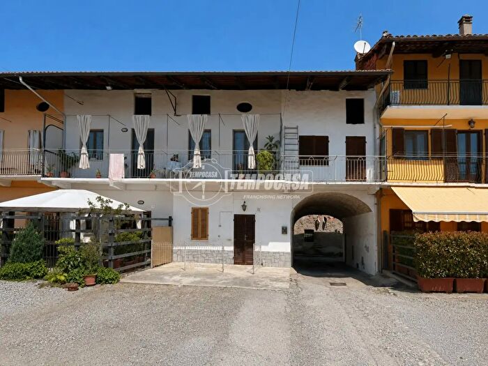 Casa con 5 locali in vendita in Rivarolo Canavese