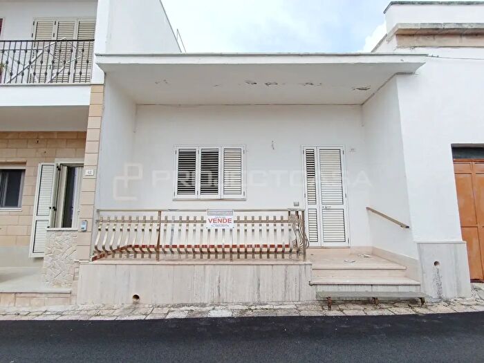 Casa trilocale in vendita in Via Gorizia, Nociglia