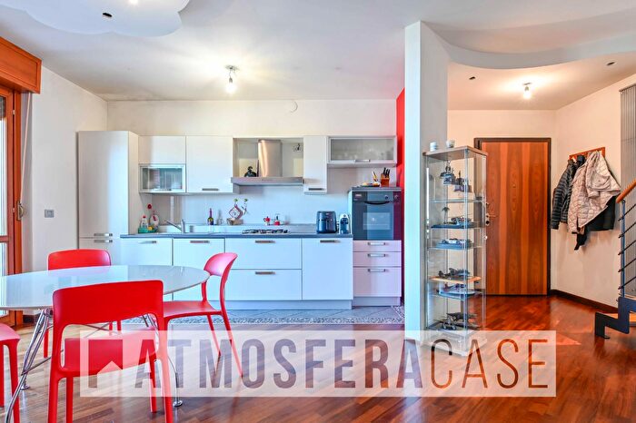 Appartamento con 5 locali in vendita in Via Serassi a, Bergamo