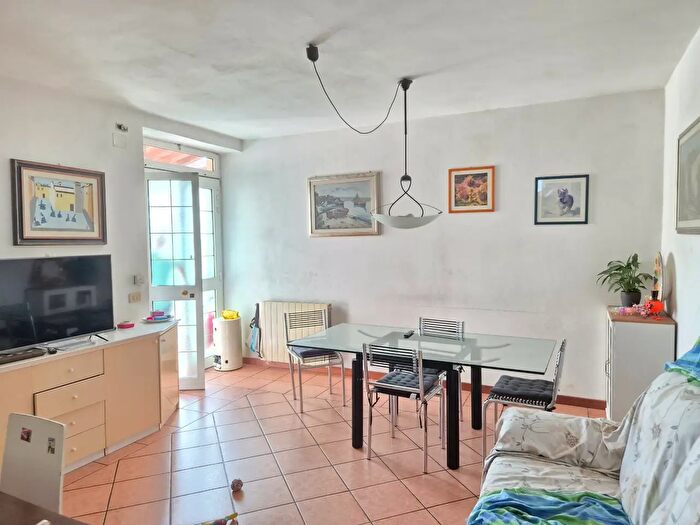 Casa con 7 locali in vendita in Via di Casali O Sillori, Lucca