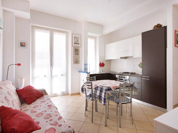 Appartamento bilocale in affitto in Via Roma Borgo Barusso, Alassio