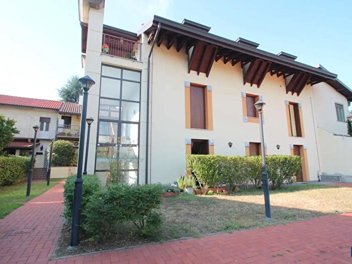 Appartamento bilocale in vendita in Via Don Caprotti a, Castano Primo