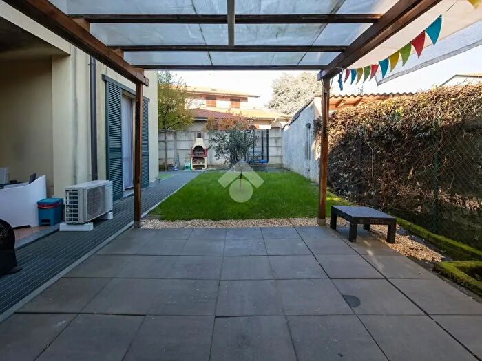 Appartamento bilocale in vendita in Via Pozzo, Vaprio DAdda