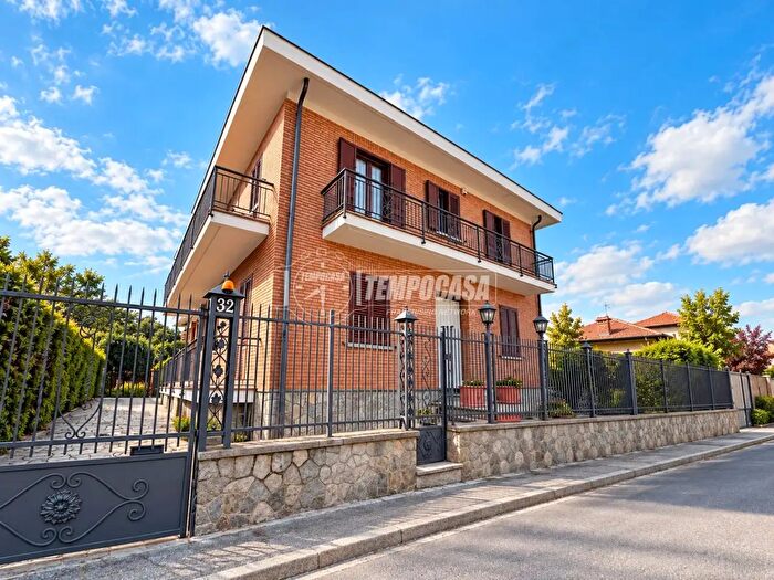 Casa con 8 locali in vendita in Via Luigi Mussino, Alpignano