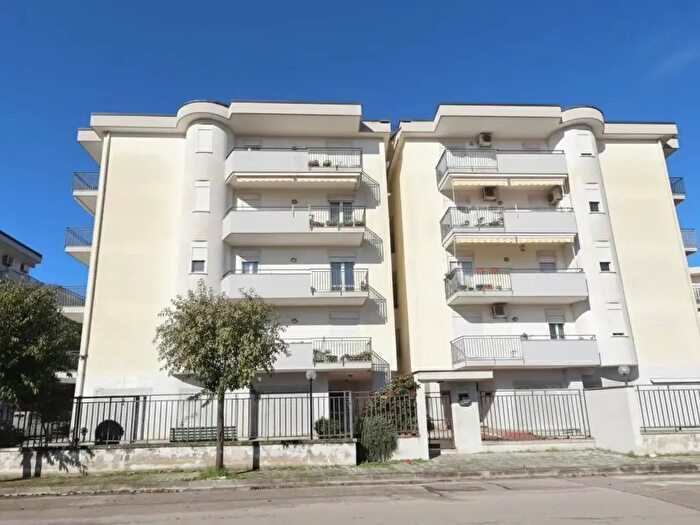 Appartamento trilocale in vendita in Via Aldo Moro, Curti