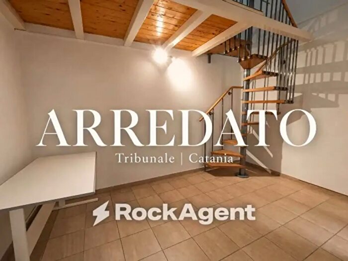 Appartamento trilocale in affitto in Via Aloi, Catania