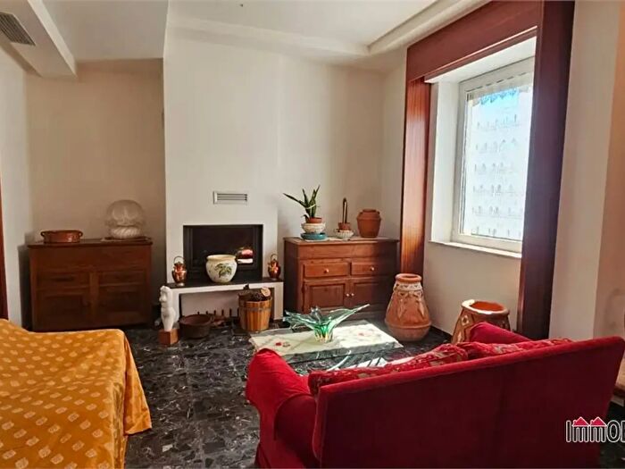Appartamento con 8 locali in vendita in Colle Di Val D'Elsa