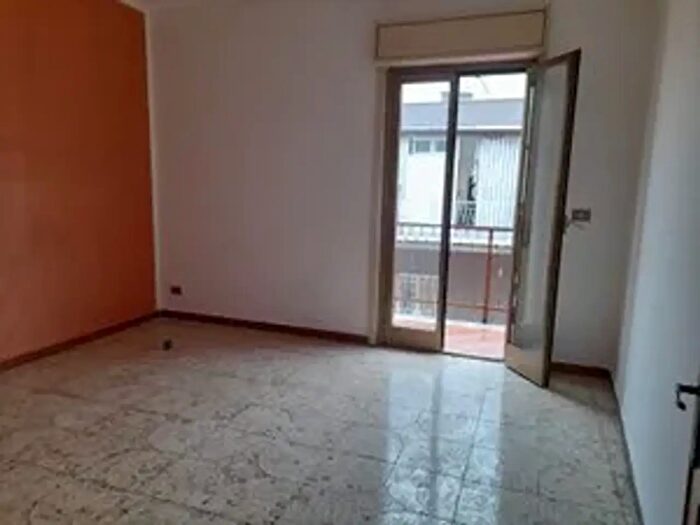 Appartamento trilocale in vendita in Via Scillato, Palermo