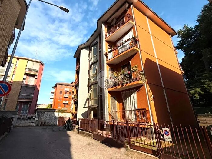 Appartamento trilocale in vendita in Vicolo Sant'Ambrogio, Magenta