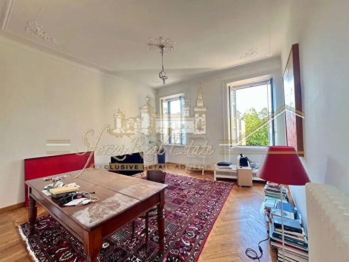 Appartamento trilocale in affitto in Via Washington, Milano