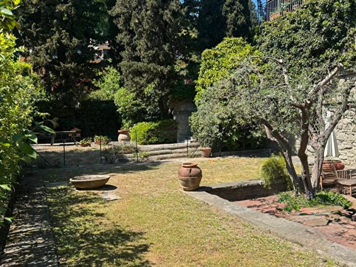 Appartamento con 5 locali in affitto in Via San Domenico, Salviatino San Domenico, Firenze