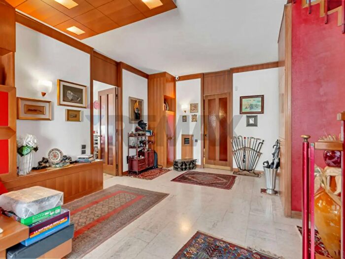 Appartamento con 5 locali in vendita in Via Santa Margherita, Cologno Monzese