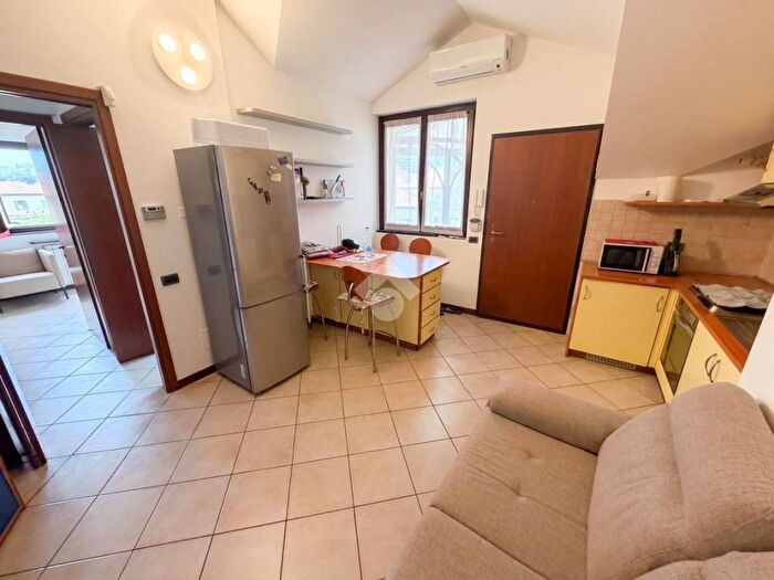 Appartamento bilocale in affitto in Via Manzoni, Centro, Seveso