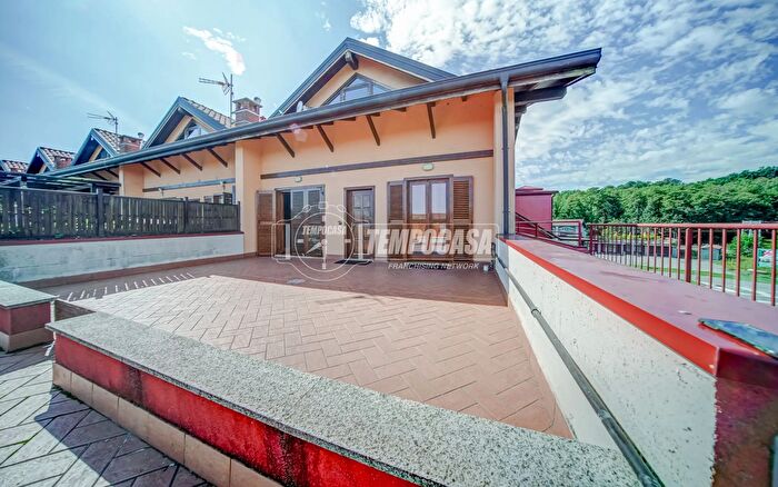 Appartamento quadrilocale in vendita in Via Sempione, Castelletto Sopra Ticino