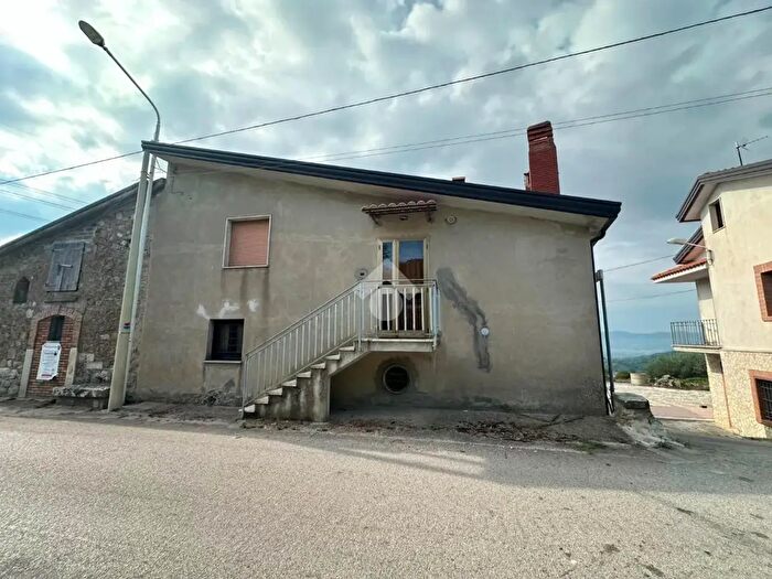 Casa trilocale in vendita in Strada Vicinale Cantatore, Montesarchio