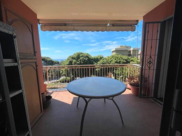 Appartamento con 5 locali in vendita in Via Piero Calamandrei, Genova