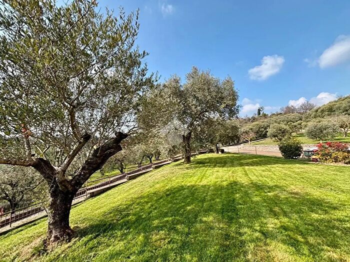 Casa con 6 locali in vendita in Via Monte Paul, Sona