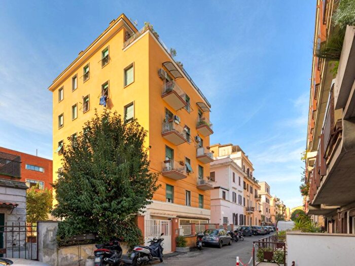 Appartamento trilocale in affitto in Via dei Prati della Farnesina, Ponte Milvio, Roma