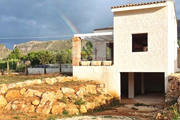Casa con 7 locali in vendita in Alcamo