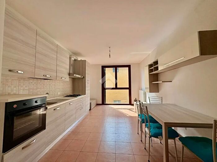 Appartamento trilocale in affitto in Via Giuseppe Verdi, Gazzaniga