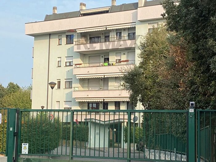 Appartamento bilocale in vendita in Via Sant'Anna, Nerviano