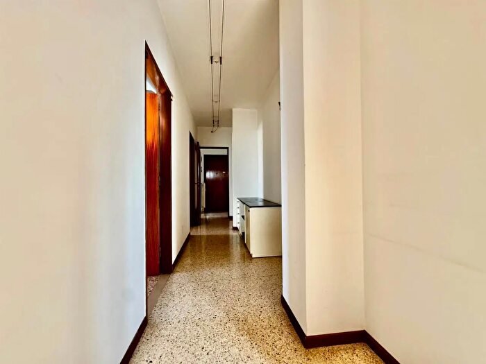 Appartamento con 7 locali in vendita in Via Casati, Venezia