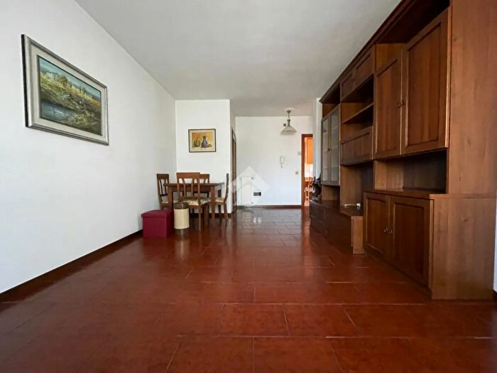 Appartamento trilocale in vendita in Via Caprera, Cremona