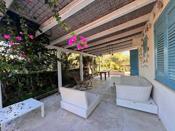 Casa quadrilocale in vendita in Via Calamoni, Favignana