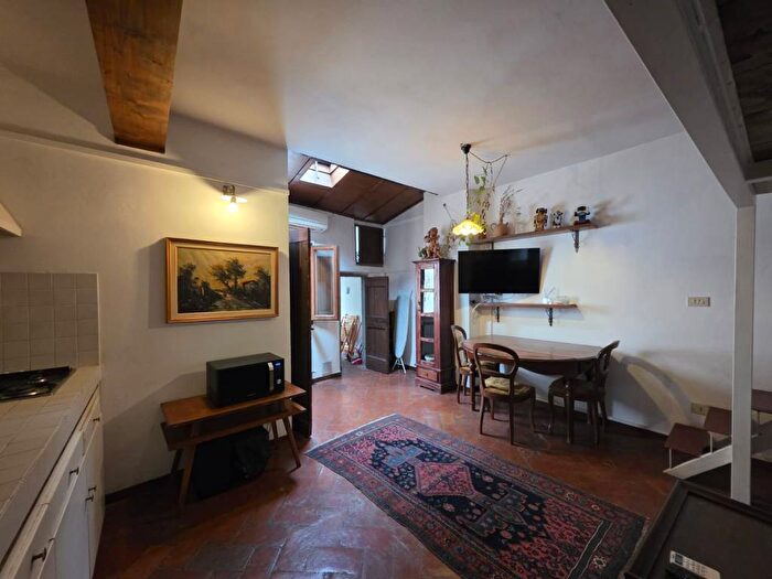 Appartamento monolocale in affitto in Borgo Tegolaio, Santo Spirito, Firenze