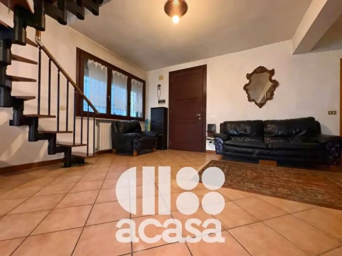 Casa con 8 locali in vendita in Cesenatico