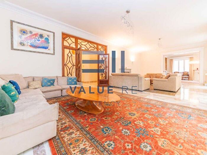 Appartamento con 6 locali in affitto in via Archimede, Euclide, Roma