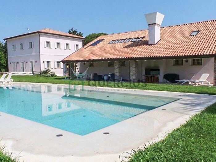 Casa quadrilocale in vendita in VIA PIAVE NUOVO, Molinato Cà Fornera, Jesolo