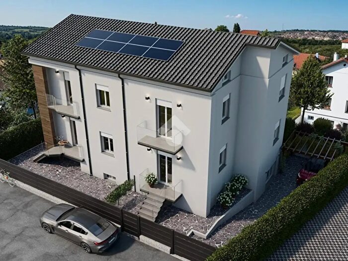 Appartamento trilocale in vendita in Via Edmondo De Amicis, Parma