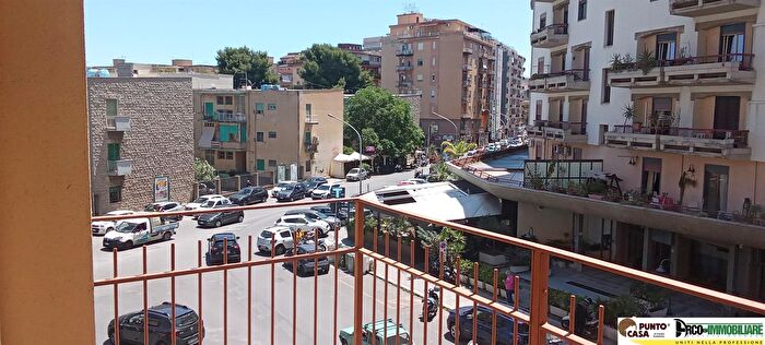 Appartamento quadrilocale in vendita in Via Malaspina, Palermo