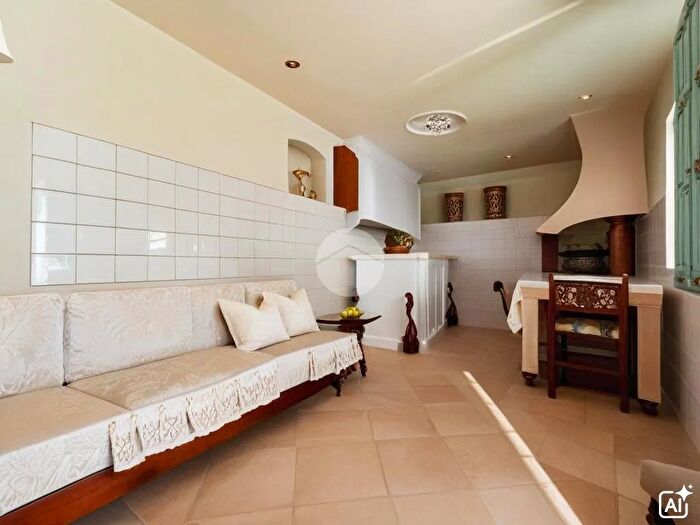 Casa trilocale in vendita in Via Roma, Castione Andevenno