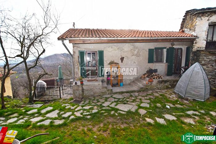 Casa quadrilocale in vendita in Case Monsignore Pagliero, Rocca Canavese